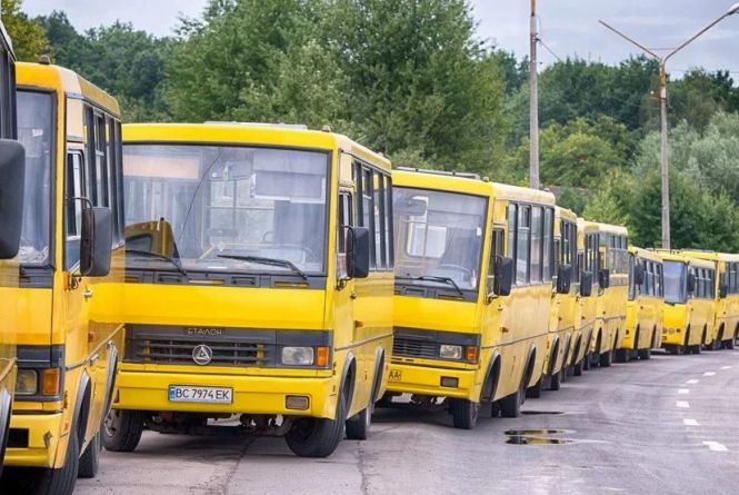 Водій маршрутки не пропустив пішоходів у Тернополі
