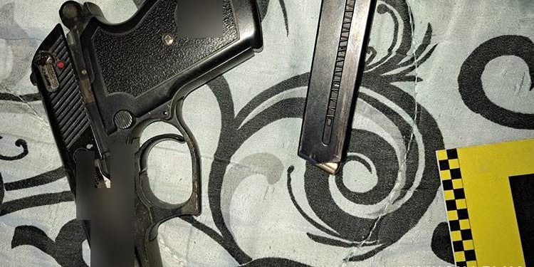 В Заліщицькій громаді чоловік випадково вистрелив собі в плече з пістолета