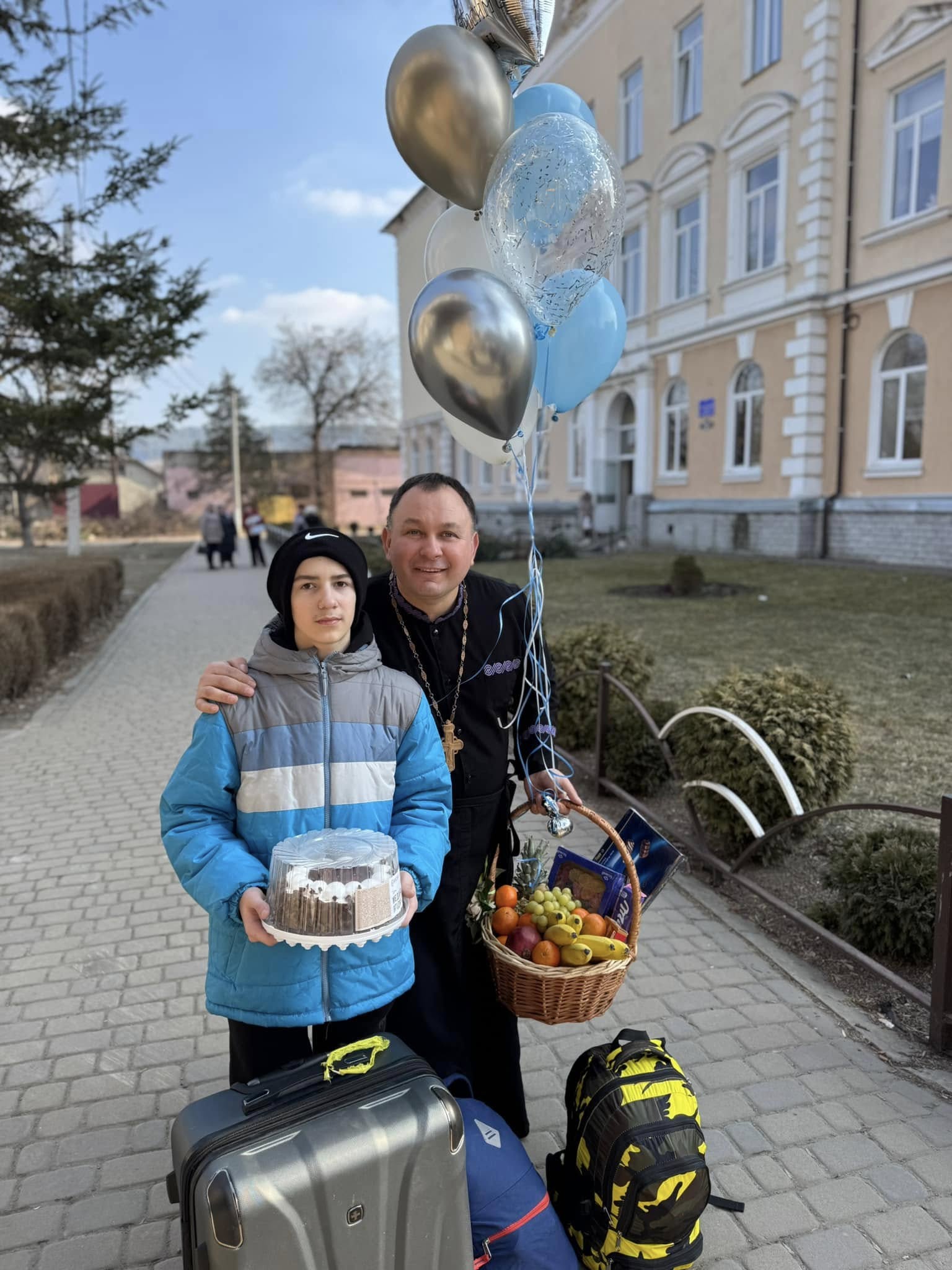«Народжений серцем»: священник Олексій Філюк із Тернопільщини всиновив четверту дитину