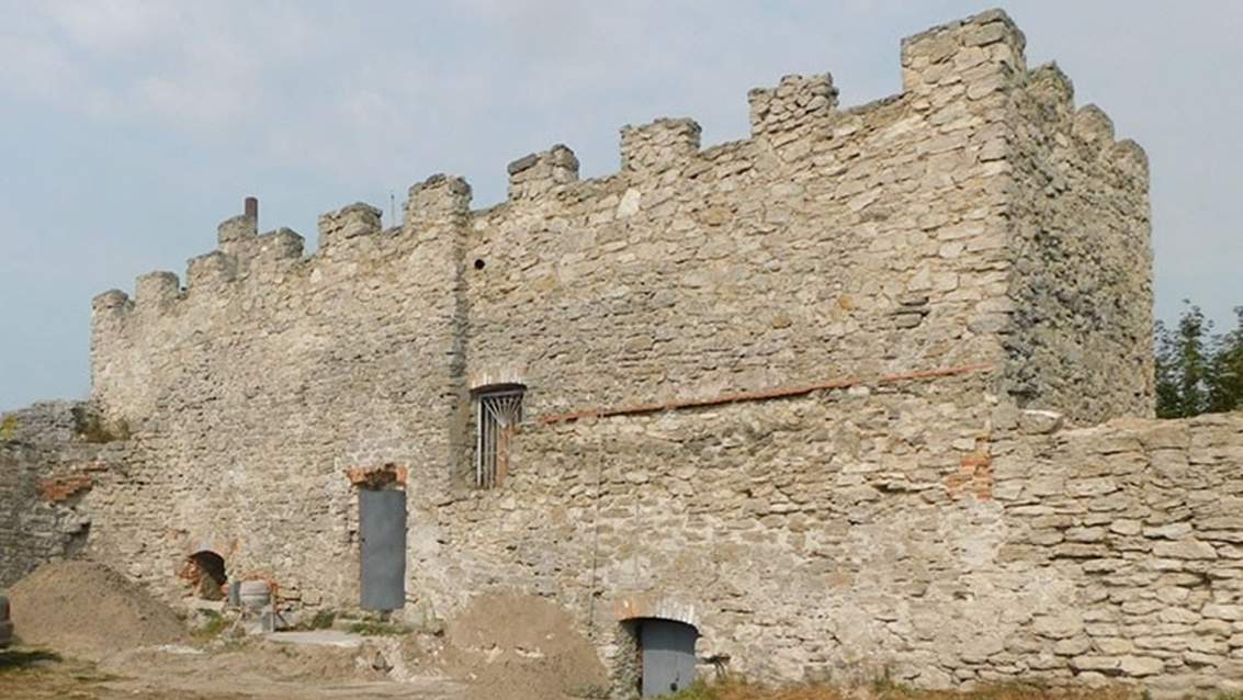 Ексдиректора заповідника у Кременці судитимуть за будівництво бару на руїнах замку