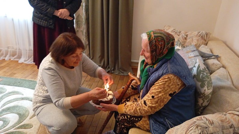 У Золотому Потоці жінка відзначила 100-річчя: Ганна Храпко приймала вітання (фото, відео)