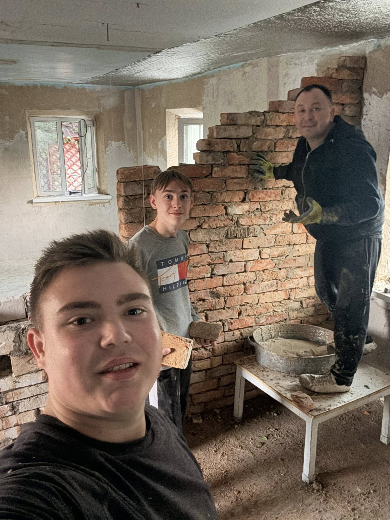Священник Олексій Філюк показав, як відбудували будинок його прийомного сина Сергійка