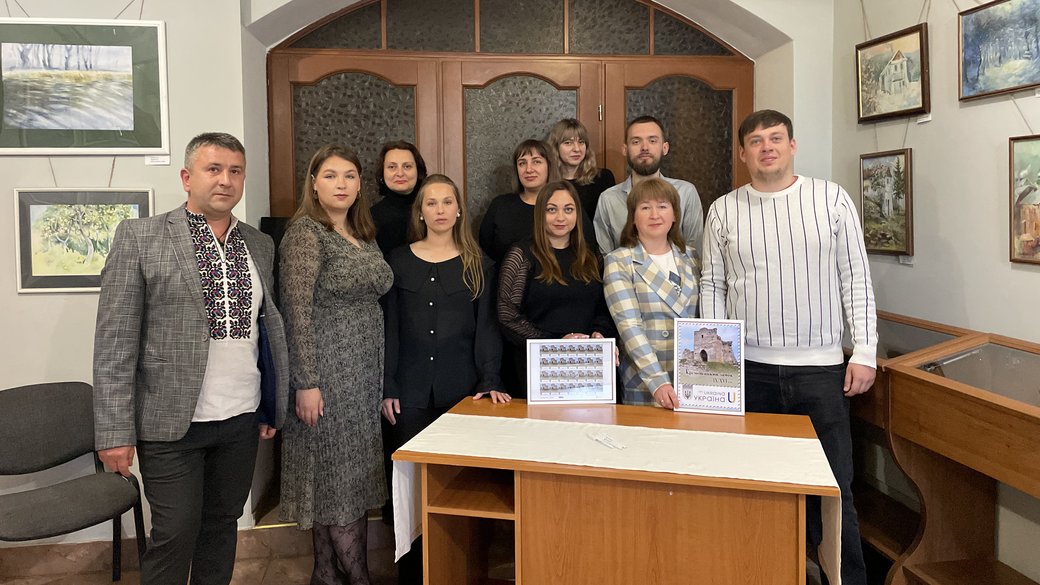 На Тернопільщині презентували марку із зображенням Кременецького замку