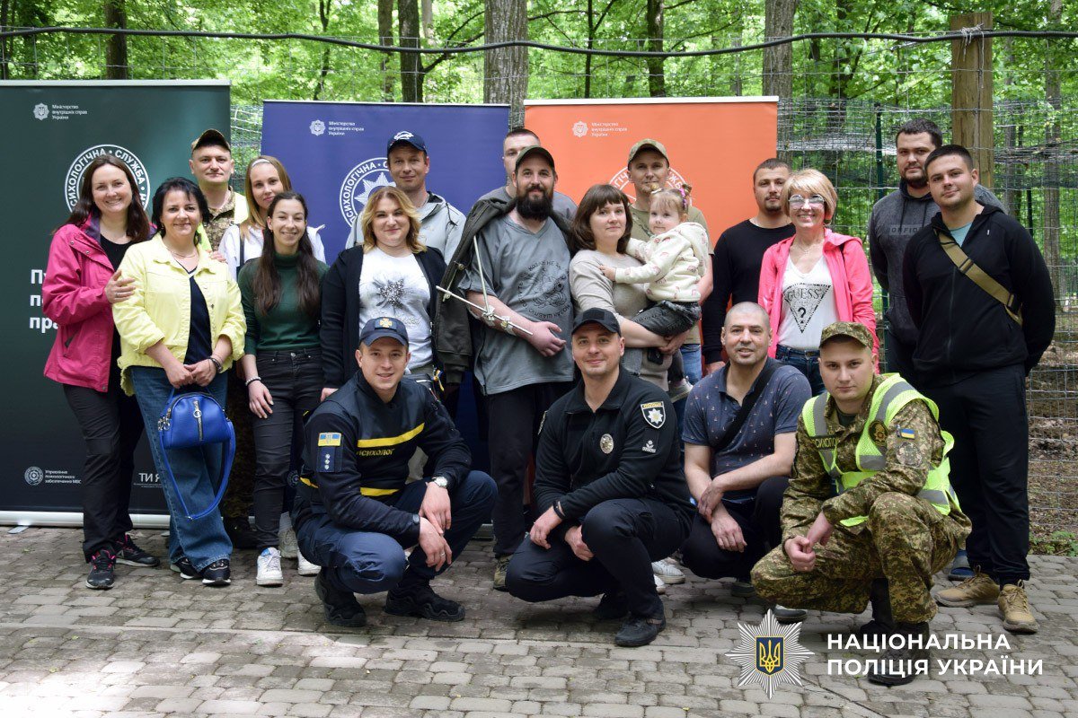 Реабілітація у парку диких тварин: як на Хмельниччині допомагають пораненим захисникам (фото)