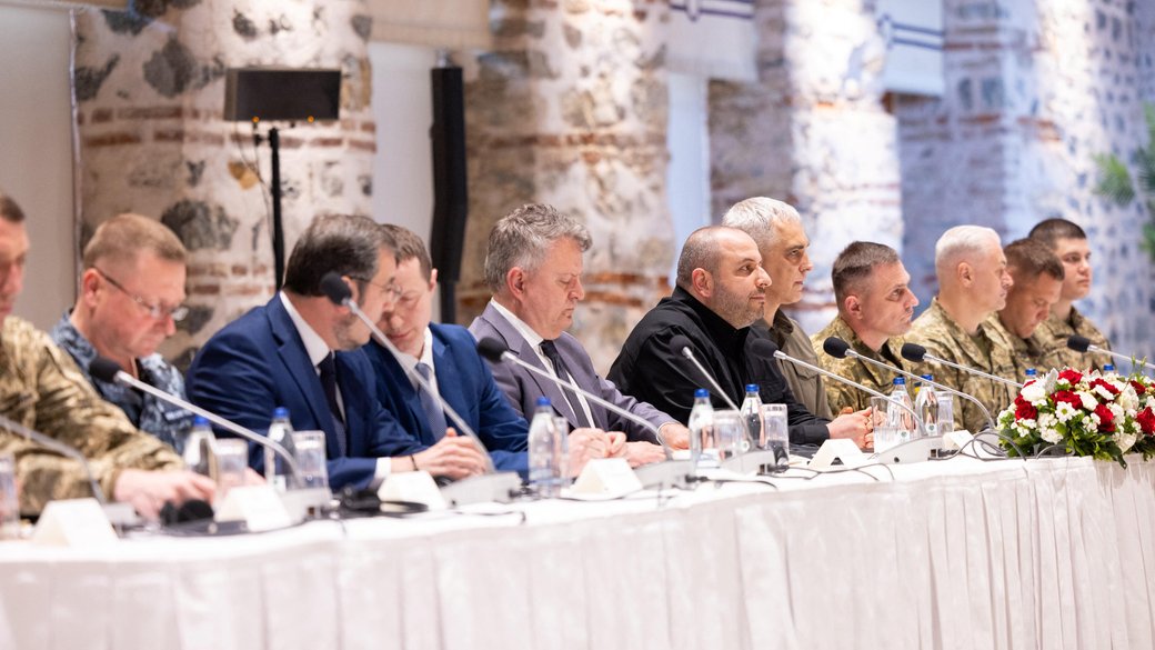 Другий раунд мирних переговорів: українська делегація прибула до Стамбула