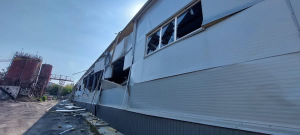 російські ракети зруйнували у Тернополі виробництво та склади (фото)