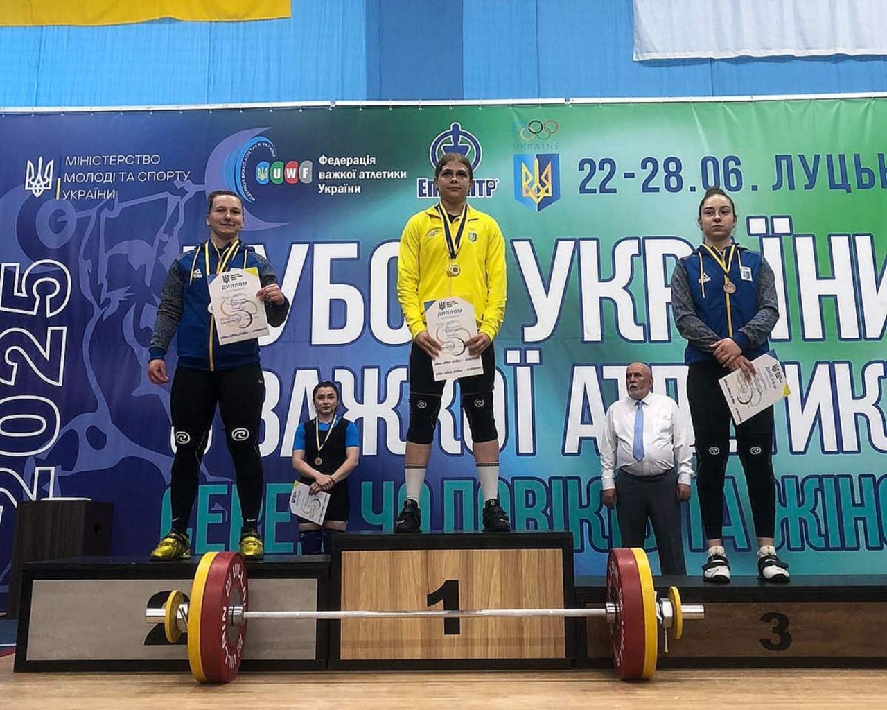 Студентка ЗУНУ Аліна Дадерко стала чемпіонкою Кубка України з важкої атлетики