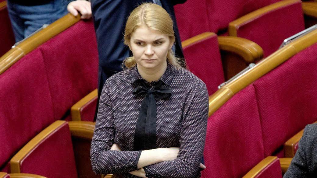 Народна депутатка від “Слуги народу” Анна Колісник відмовляється від мандата