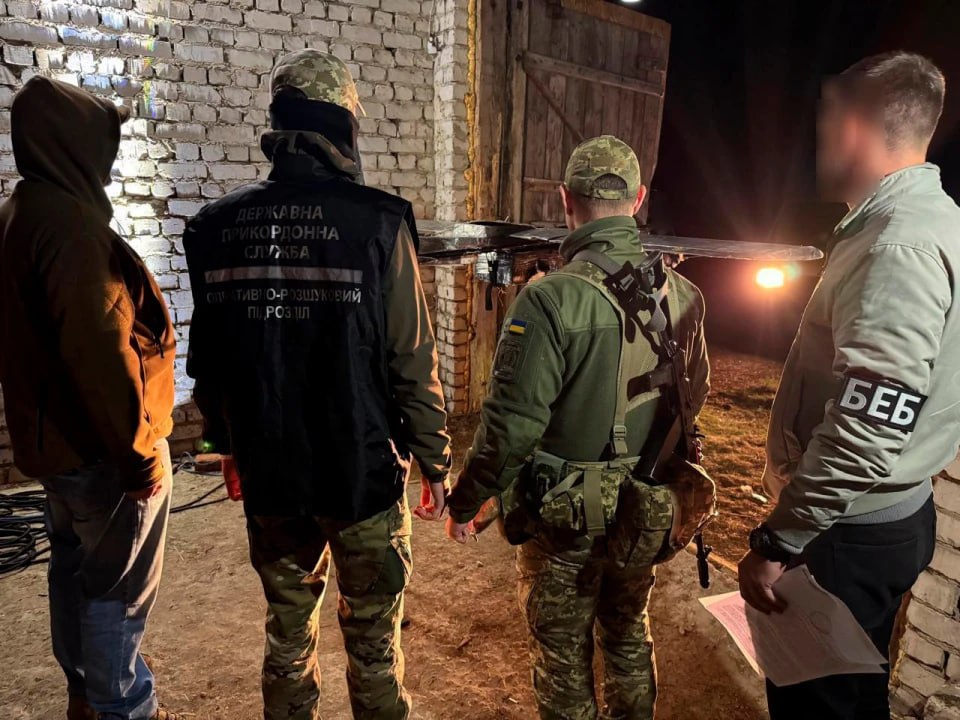 На Волині викрили схему переправлення сигарет до Польщі за допомогою безпілотника
