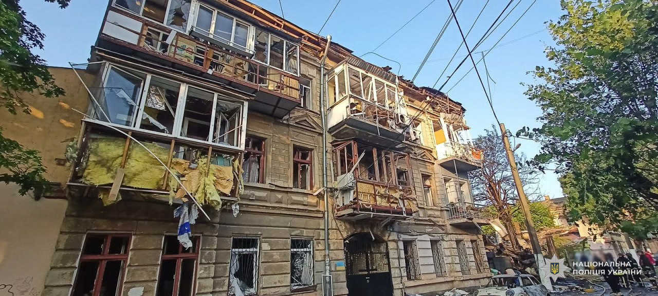 Внаслідок нічної атаки дронів на Одесу загинули 2 людей, 9 — поранені