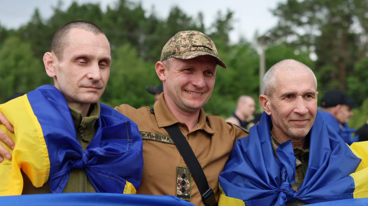 Знову вдалося: українських військових повернули з полону