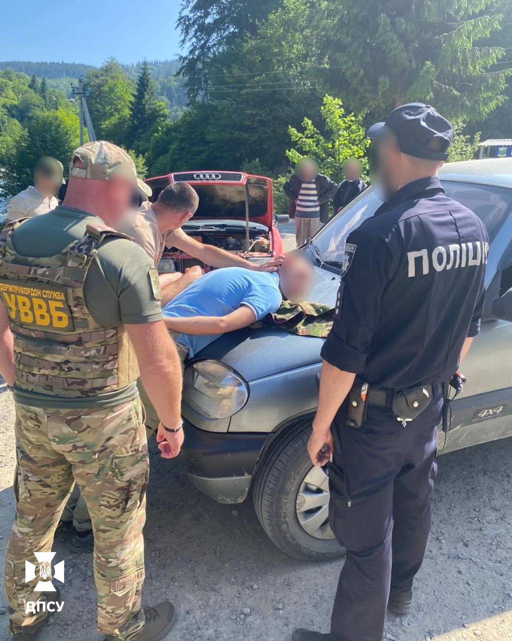 На Прикарпатті викрили чоловіка, який намагався переправити ухилянта до Румунії