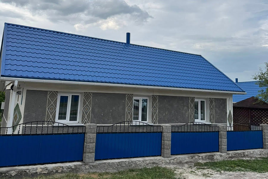 Священник-блогер з Тернопільщини відновлює покинуті хати для переселенців