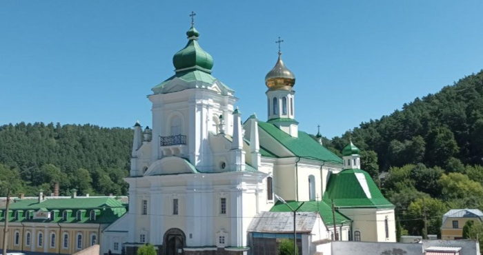 Миколаївський собор у Кременці відчинено щодня для всіх охочих
