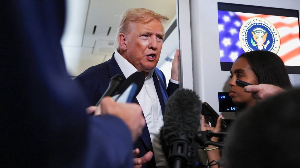 Трамп заявив: Українці можуть залишитися в США до кінця війни