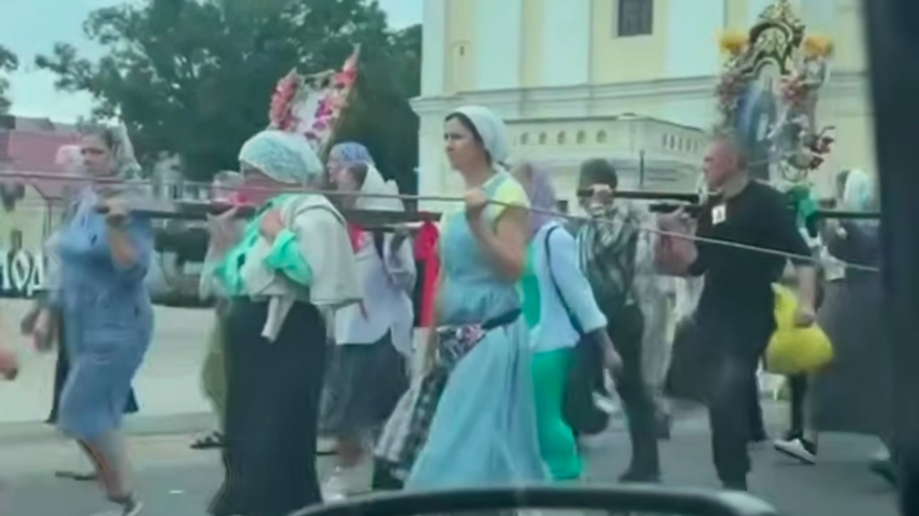 Паломники УПЦ МП вирушили до Почаївської лаври на свято ікони Божої Матері