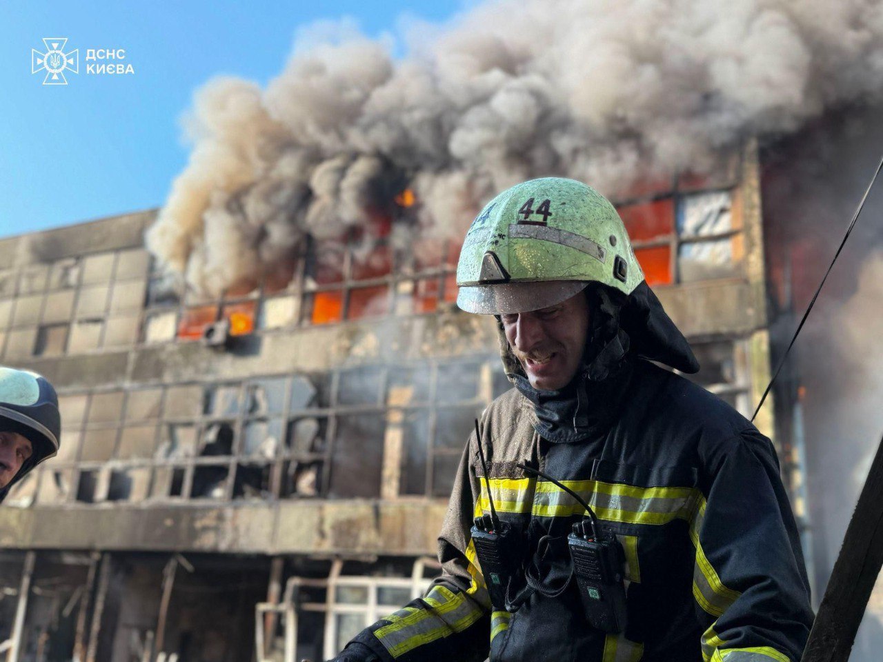 Жахлива ніч у столиці: обстріли, пожежі та жертви