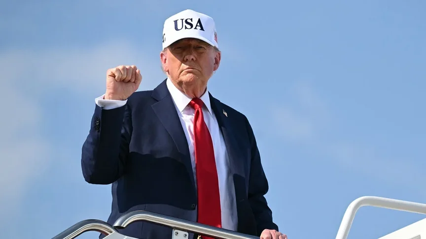 Трамп погрожував бомбити Москву у разі вторгнення в Україну — CNN