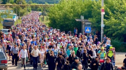 Прихильники упц мп вирушили з Кам’янця-Подільського до Почаєва