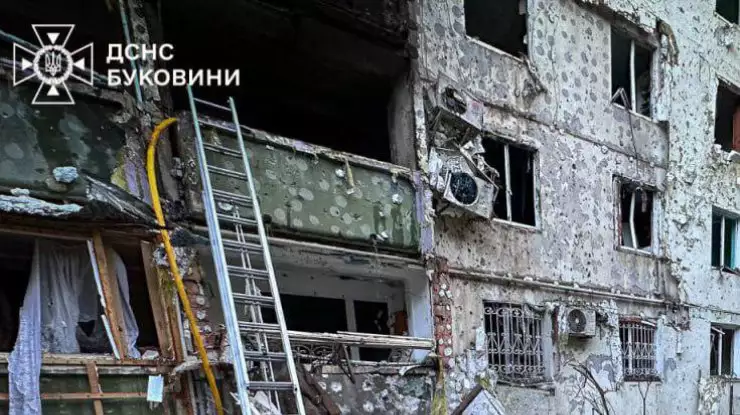 У Чернівцях розпочнуть відновлення будинку, зруйнованого внаслідок обстрілу