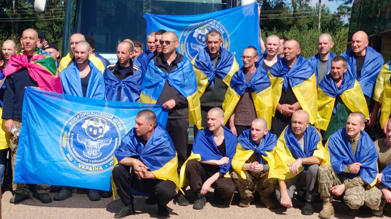 В Україну повернули 84 полонених, серед них військові та цивільні, утримувані з 2014 року