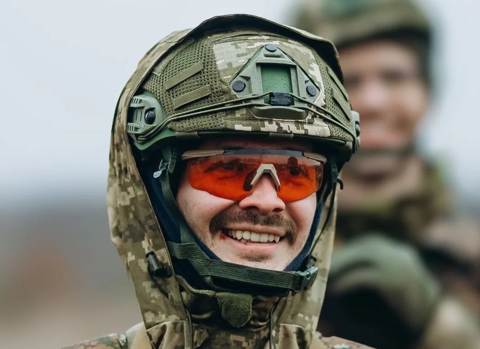Захисник заповів допомогу дружині, але закон віддасть частину проросійським батькам