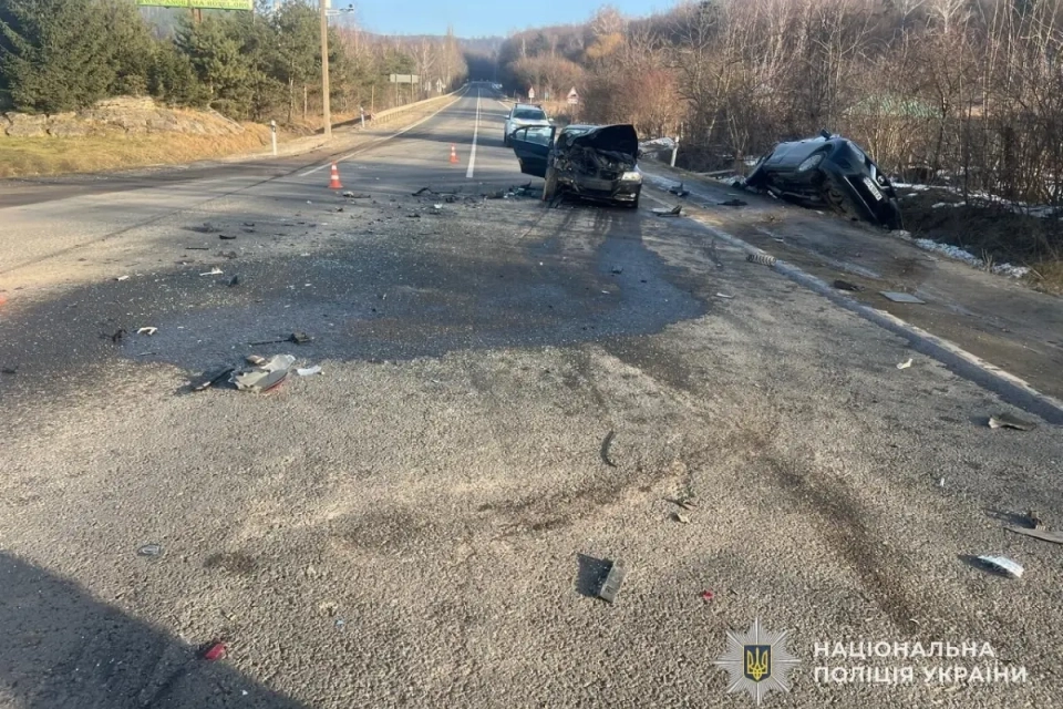 На Кременеччині зіткнулися три автівки